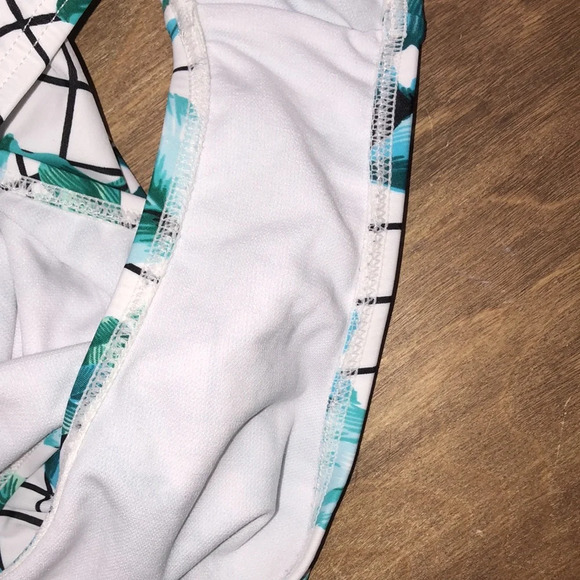 Swimsuits for all size 22 banana palm leaves one piece gorgeous swimsuit - Picture 8 of 8